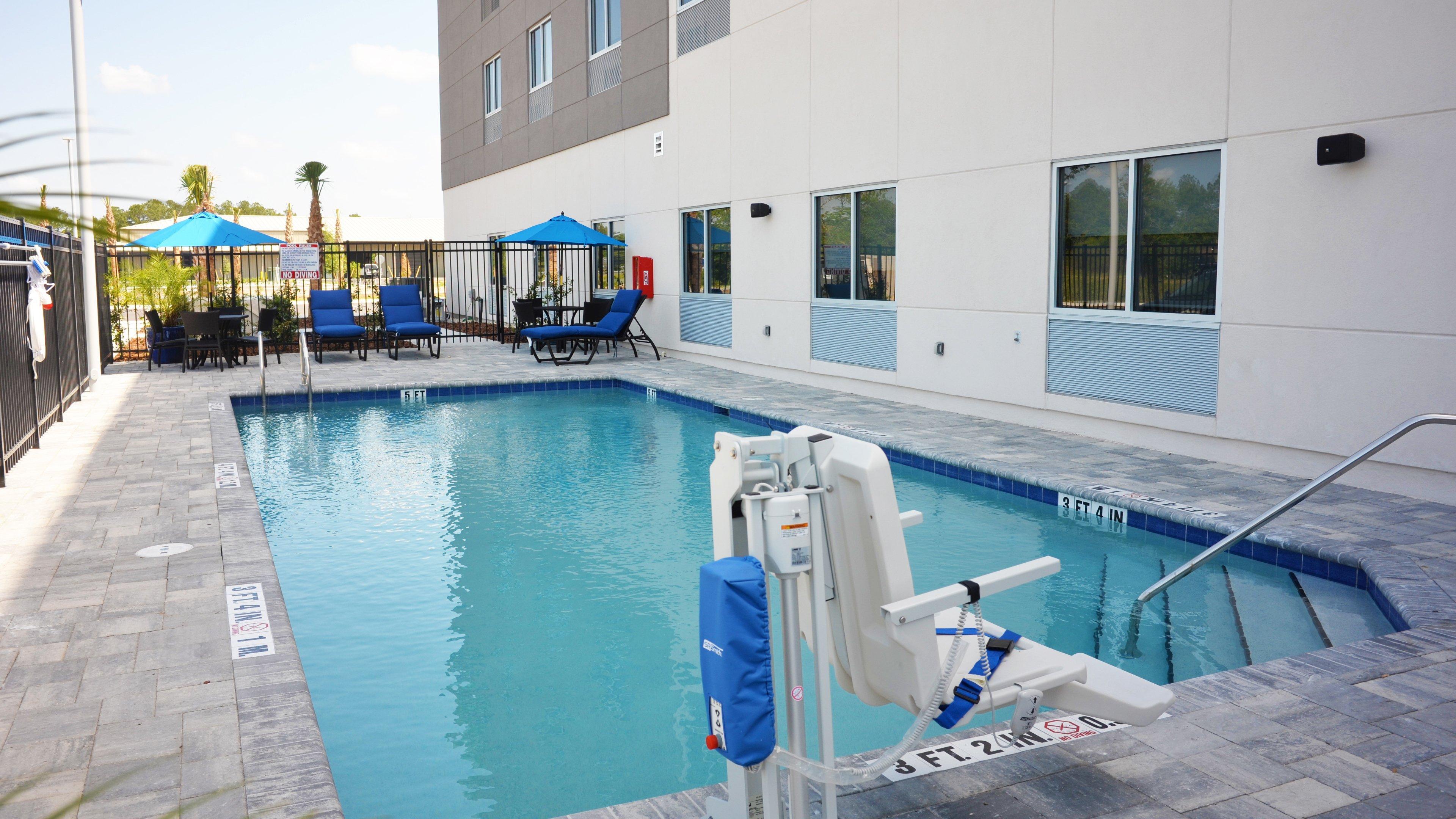 Holiday Inn Express & Suites - Jacksonville W - I295 And I10 By Ihg Bagian luar foto